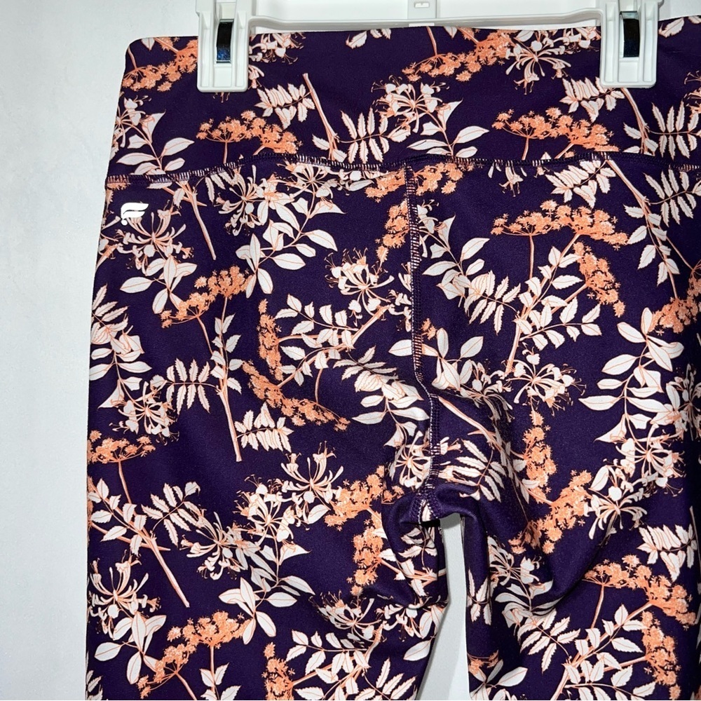Fabletics Powerhold Mid-Rise Capri Leggings Size Small - Picture 8 of 9